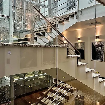 Trevilles Londyn W Centrum Z Balkonem I Widokiem Na Gory Апартаменты *