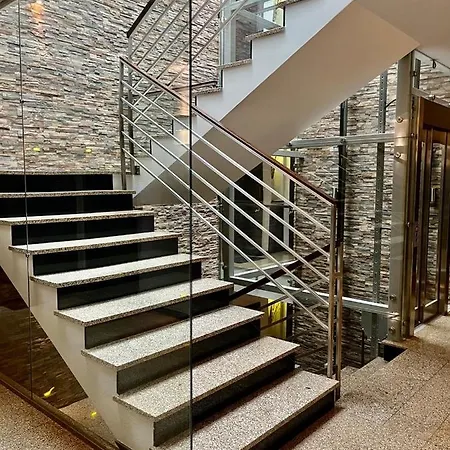 Trevilles Londyn W Centrum Z Balkonem I Widokiem Na Gory * שצ'קלארסקה פוראובה